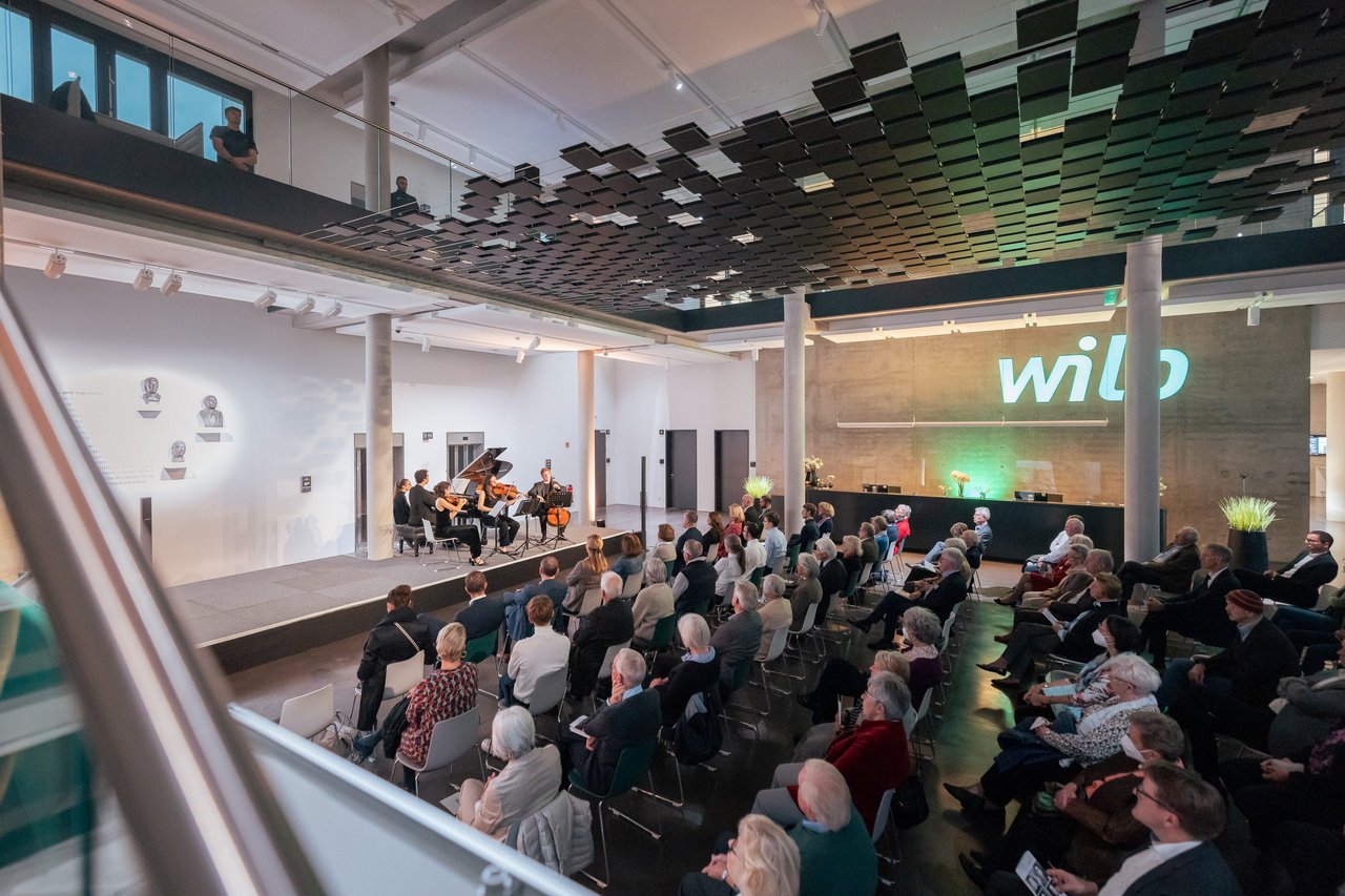 Das bestuhlte Konzert im ausverkauften Foyer des Wilo Pioneer Cube