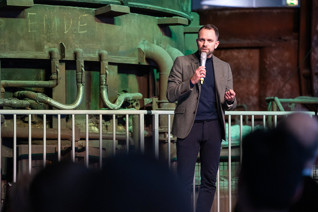 David Höltgen (Communications & Funding Projects Manager) beglückwünschte die Siegerteams im Namen der Wilo-Foundation